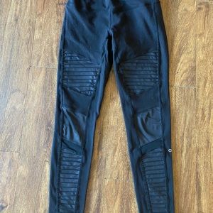 ALO Yoga Glossy Moto Legging